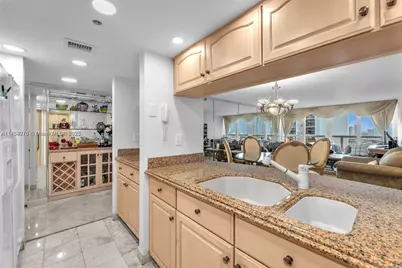 1717 N Bayshore Dr #A-2356, Miami, FL 33132 - Photo 11