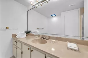 1717 N Bayshore Dr, Miami, FL 33132 - Photo 19