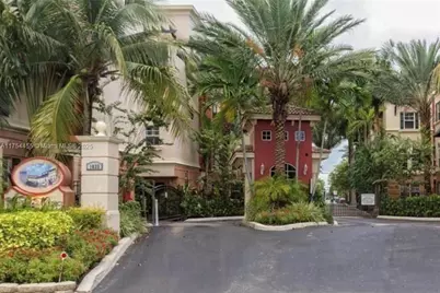 1033 NE 17th Way #404, Fort Lauderdale, FL 33304 - Photo 5