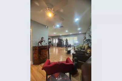 9400 NW 70th St, Tamarac, FL 33321 - Photo 9