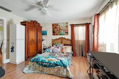 9400 NW 70th St, Tamarac, FL 33321 - Photo 23