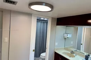 100 Bayview Dr, Sunny Isles Beach, FL 33160 - Photo 25