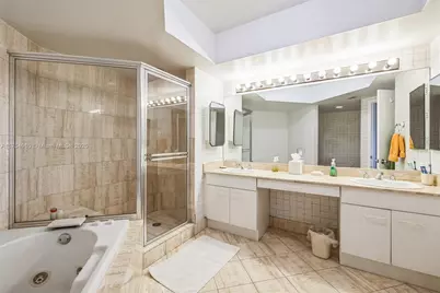 21205 Yacht Club Dr #1802, Aventura, FL 33180 - Photo 23