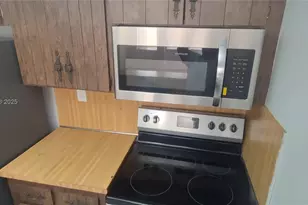 13390 NE 7th Ave, North Miami, FL 33161 - Photo 17