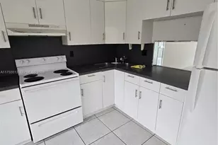 851 NE 14th Ave, Hallandale Beach, FL 33009 - Photo 9