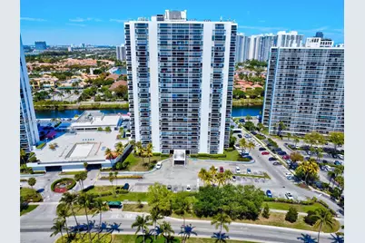 3675 N Country Club Dr #2310, Aventura, FL 33180 - Photo 47