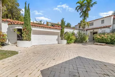 5661 Pine Tree Dr, Miami Beach, FL 33140 - Photo 7