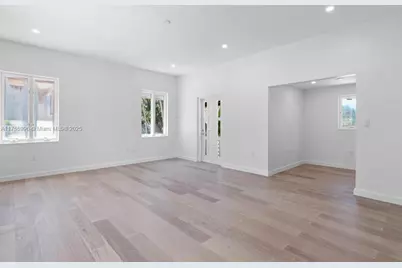 5661 Pine Tree Dr, Miami Beach, FL 33140 - Photo 29