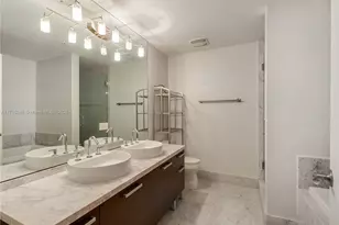 253 NE 2nd St, Miami, FL 33132 - Photo 21