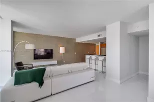 253 NE 2nd St, Miami, FL 33132 - Photo 9