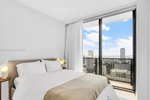 398 NE 5th St, Miami, FL 33132 - Photo 11