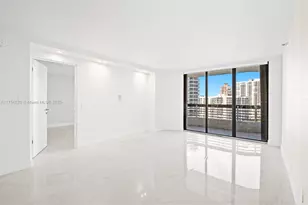 19195 NE 36th Ct, Aventura, FL 33180 - Photo 13