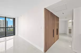 19195 NE 36th Ct, Aventura, FL 33180 - Photo 11