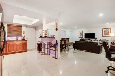 11930 NE 19th Dr #7, North Miami, FL 33181 - Photo 9