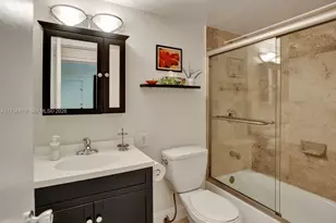 1900 NE 8th Ct, Fort Lauderdale, FL 33304 - Photo 13