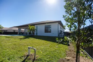 1817 NE 17th St, Other City - In The State Of Florida, FL 33909 - Photo 5