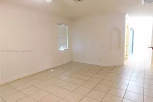 617 SE 7th St, Cape Coral, FL 33990 - Photo 13