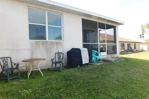 617 SE 7th St, Cape Coral, FL 33990 - Photo 11