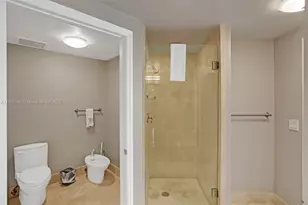 4401 Collins Ave, Miami Beach, FL 33140 - Photo 19