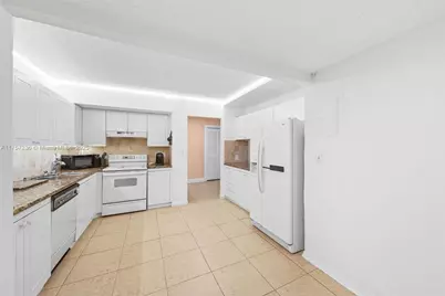 2500 Parkview Dr #812, Hallandale Beach, FL 33009 - Photo 5