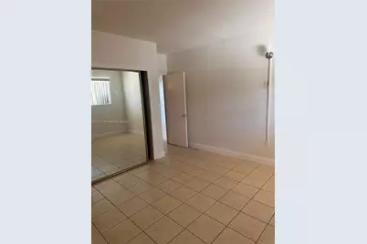 19001 NE 2nd Ave #1404, Miami, FL 33179 - Photo 5