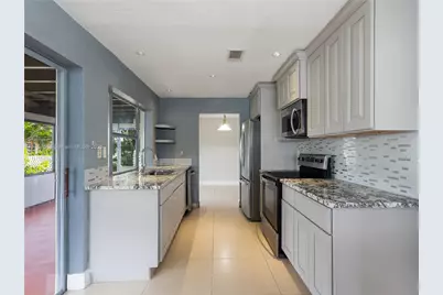 4938 NW 48th Ave, Tamarac, FL 33319 - Photo 9