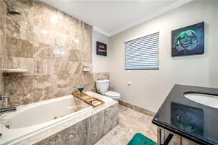 1652 NE 39th St, Oakland Park, FL 33334 - Photo 11