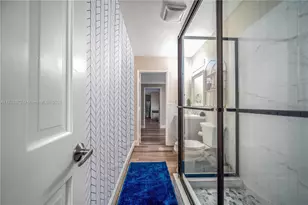 1652 NE 39th St, Oakland Park, FL 33334 - Photo 15