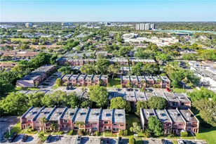 6 Madrid Ln, Davie, FL 33324 - Photo 15