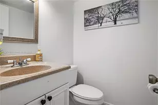 6 Madrid Ln, Davie, FL 33324 - Photo 7