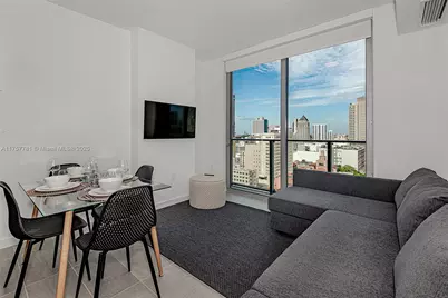 227 NE 2nd St #1805, Miami, FL 33132 - Photo 5