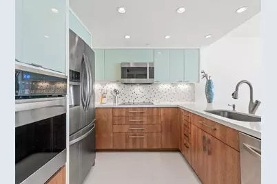 400 S Pointe Dr #906, Miami Beach, FL 33139 - Photo 7