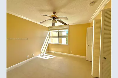 920 NE 199th St #4J, Miami, FL 33179 - Photo 9