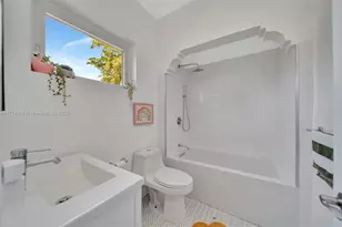 140 NW 88th St, El Portal, FL 33150 - Photo 13