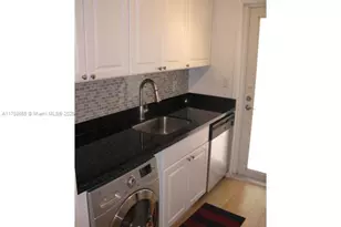 1035 Meridian Ave, Miami Beach, FL 33139 - Photo 7