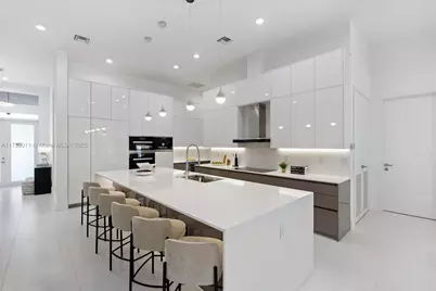 11412 NE 8th Ave, Biscayne Park, FL 33161 - Photo 7