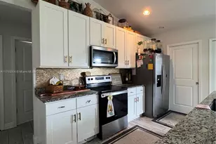 1930 NE 28th St, Cape Coral, FL 33909 - Photo 9