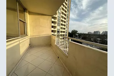3180 S Ocean Dr #522, Hallandale Beach, FL 33009 - Photo 3