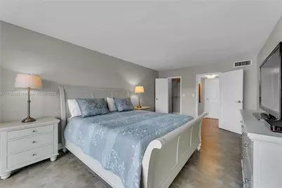 501 Three Islands Blvd #306, Hallandale Beach, FL 33009 - Photo 3