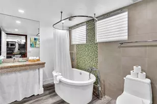 1052 Ocean Dr, Miami Beach, FL 33139 - Photo 21