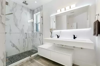 8527 NW 111th Ct, Doral, FL 33178 - Photo 17