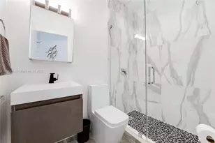 8527 NW 111th Ct, Doral, FL 33178 - Photo 23