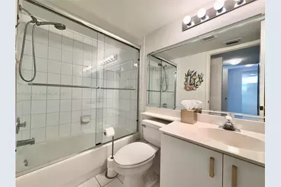 9632 E Sills Dr #102, Boynton Beach, FL 33437 - Photo 11