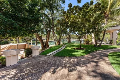 665 Leucadendra Dr, Coral Gables, FL 33156 - Photo 31