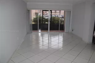 8897 Fontainebleau Blvd, Miami, FL 33172 - Photo 3
