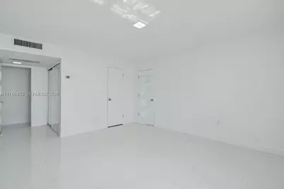 6450 Collins Ave #1204, Miami Beach, FL 33141 - Photo 21