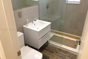 645 Michigan Ave, Miami Beach, FL 33139 - Photo 11