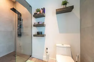 19600 NE 19th Ave, Miami, FL 33179 - Photo 17