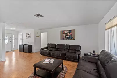 2010 NE 208th St, Miami, FL 33179 - Photo 23