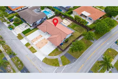 2010 NE 208th St, Miami, FL 33179 - Photo 5